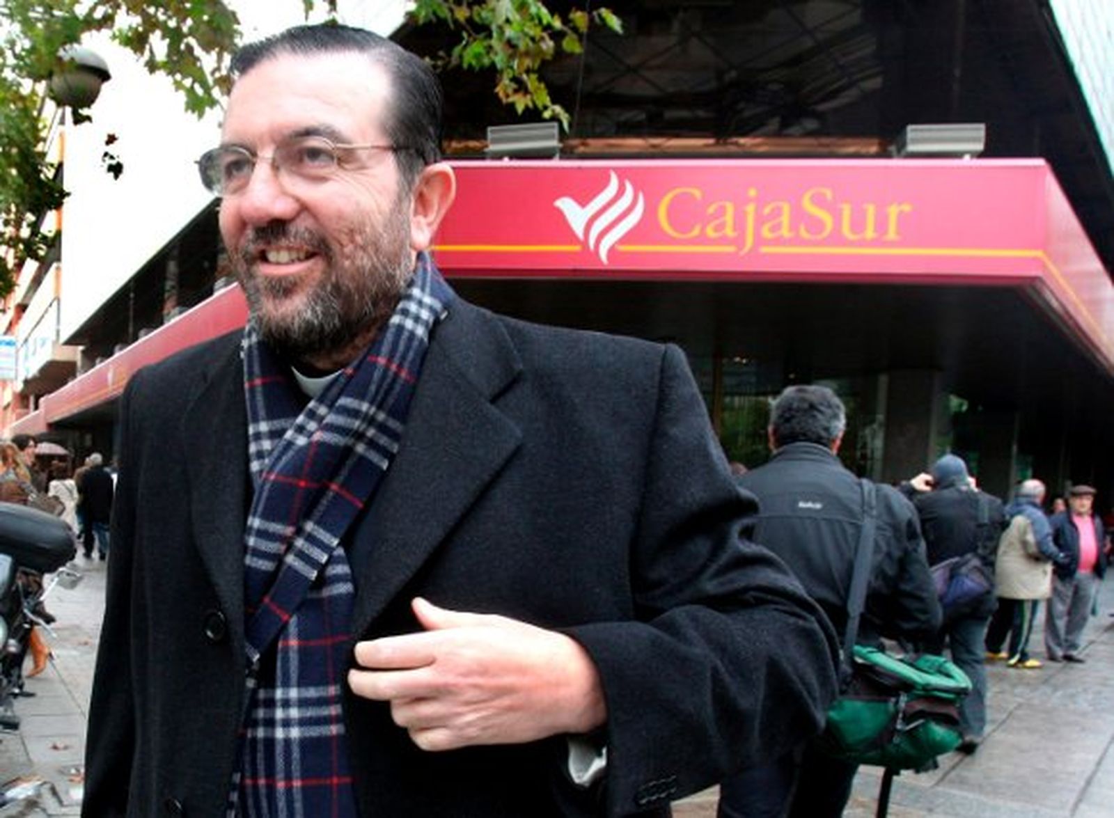 Cajasur cede su negocio a BBK