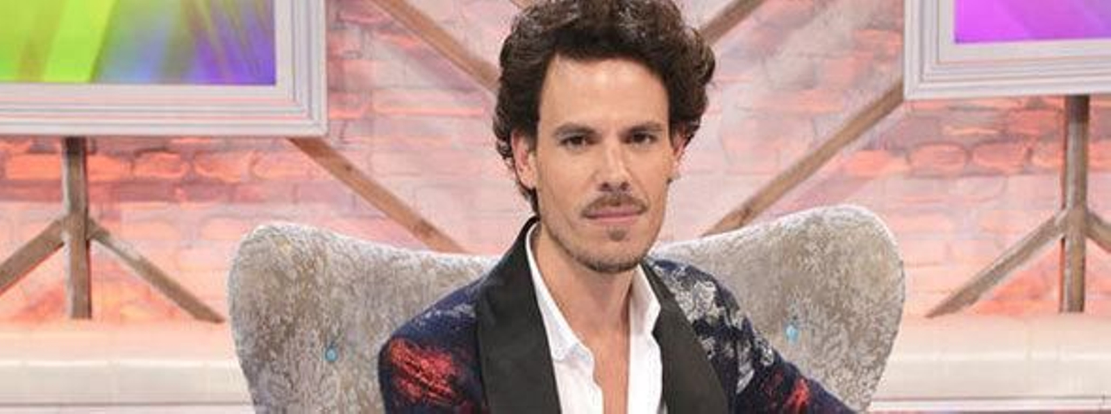 el diseñador Juan Avellaneda, ahora estilista del programa de televisión 'Cámbiame'