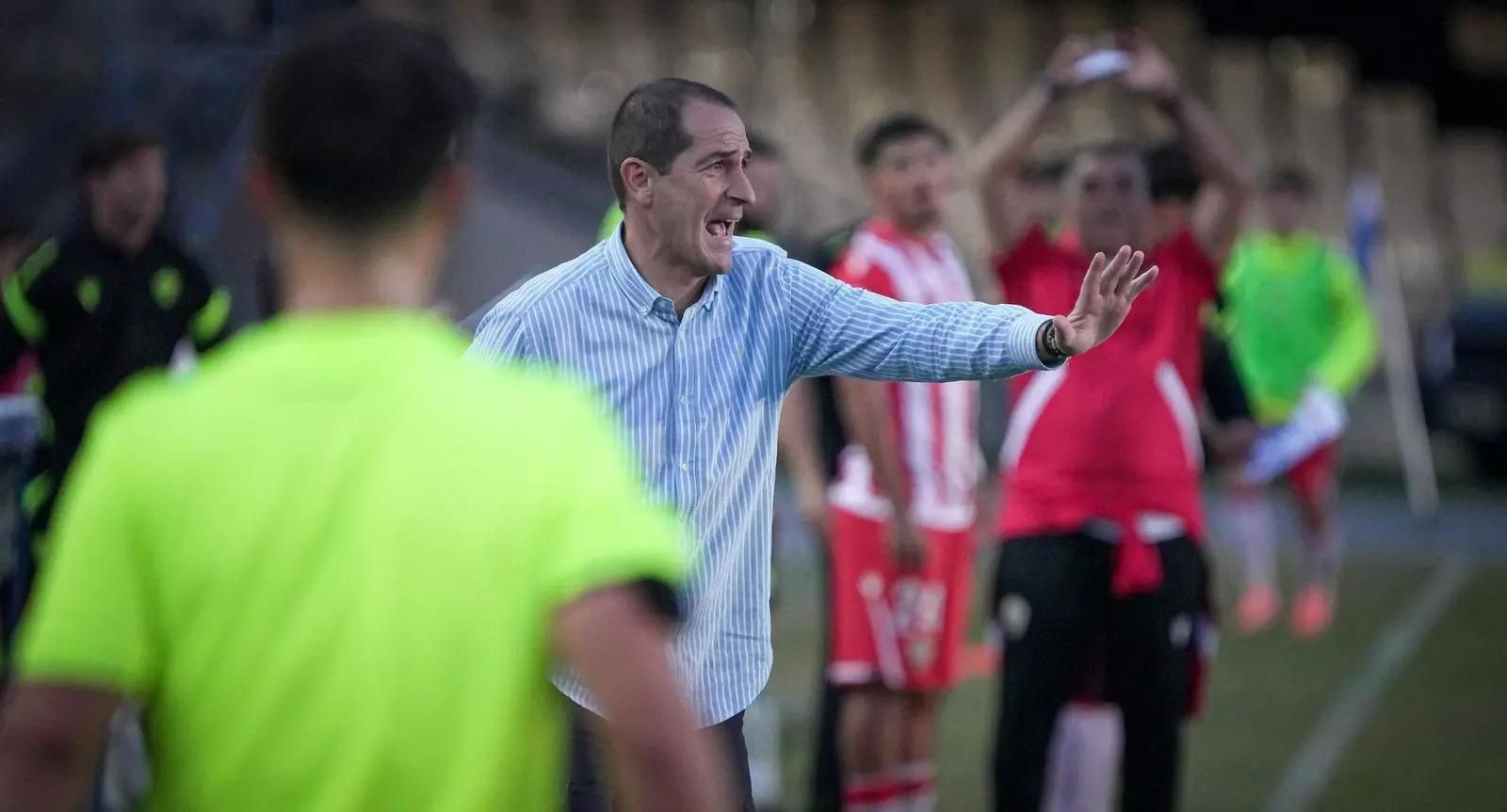 Diego Caro tiene dos partidos para firmar la mejor primera vuelta del Xerez DFC en Segunda RFEF.