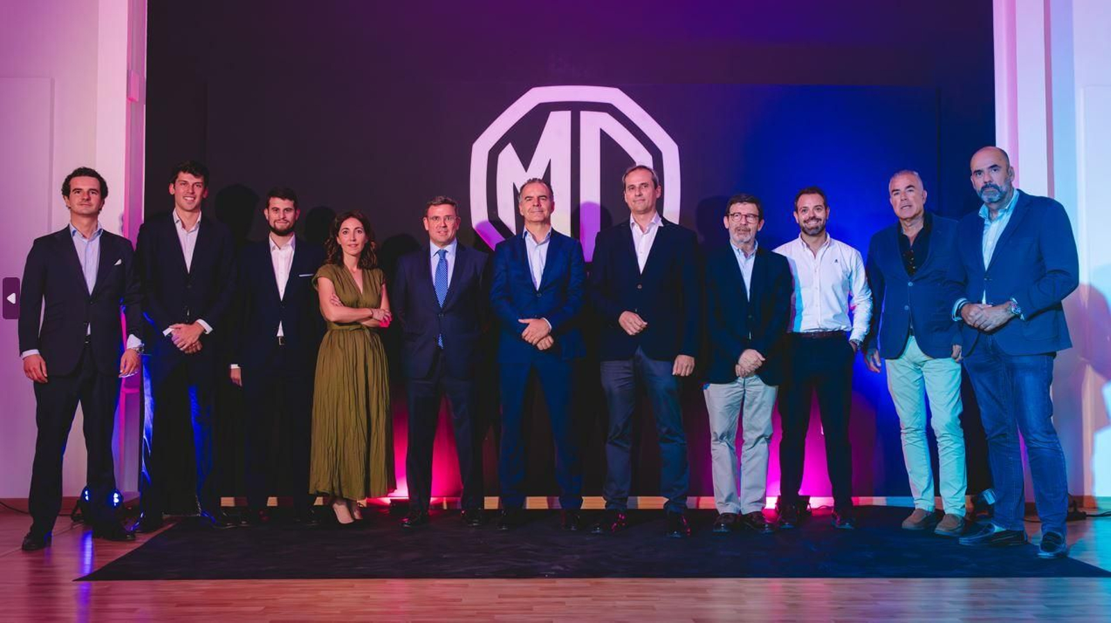 Foto de familia de Directivos de Grupo Huertas y MG España.