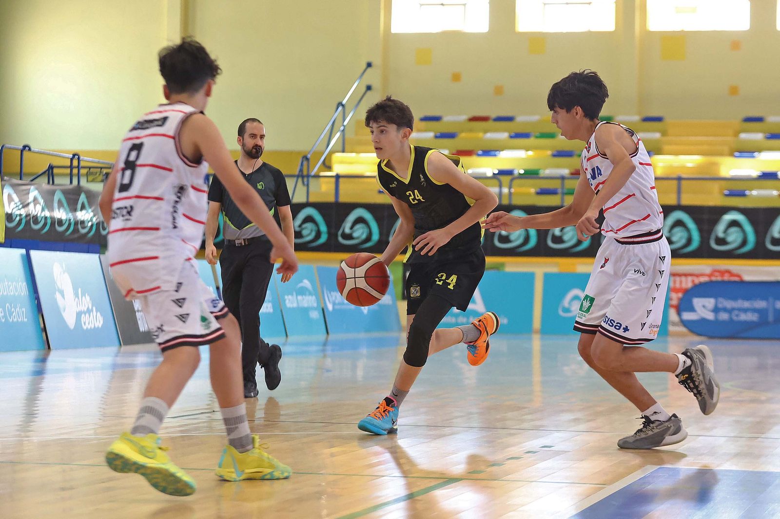 Imágenes de la jornada final del CADEBA infantil masculino de baloncesto en La Línea