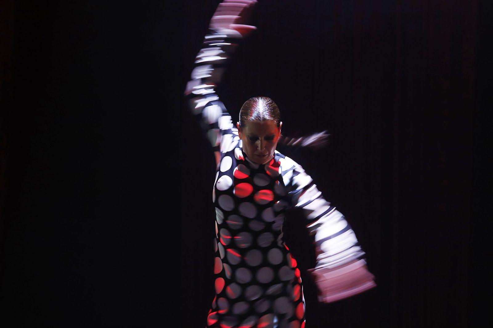 La actuación de Sara Baras en la Casa Colón de Huelva en imágenes