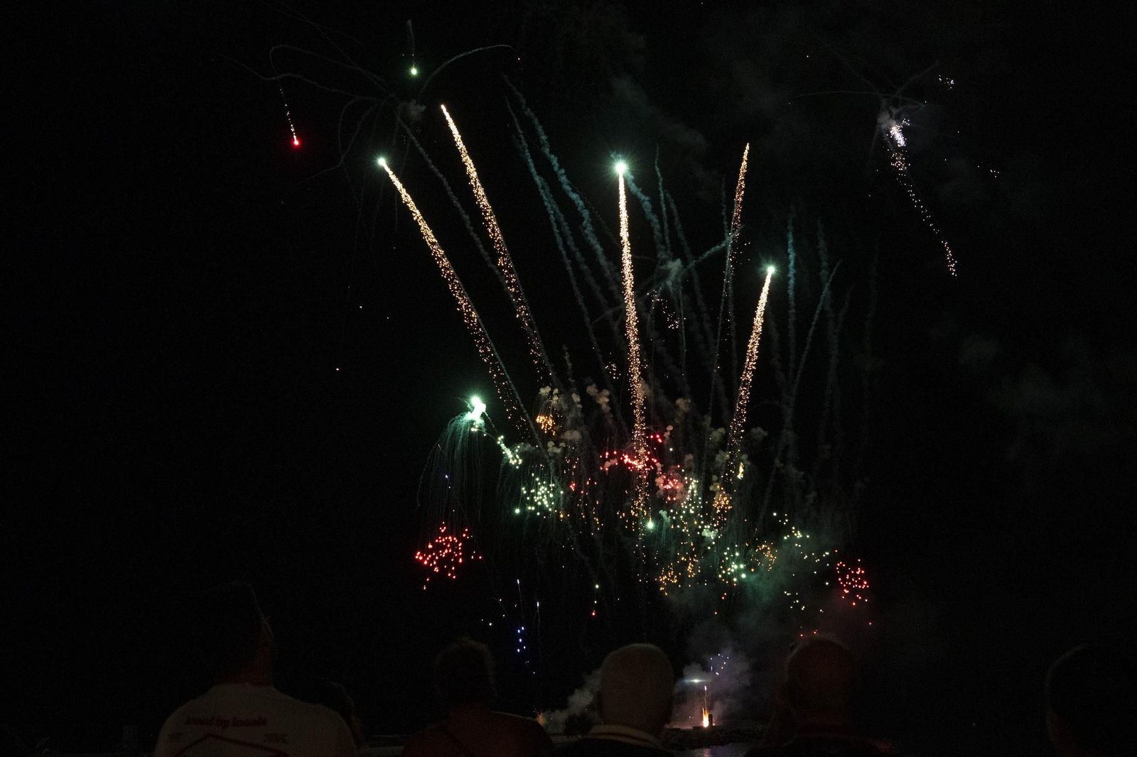 Las mejores imágenes del espectáculo piromusical que da cierre a la feria de Almería
