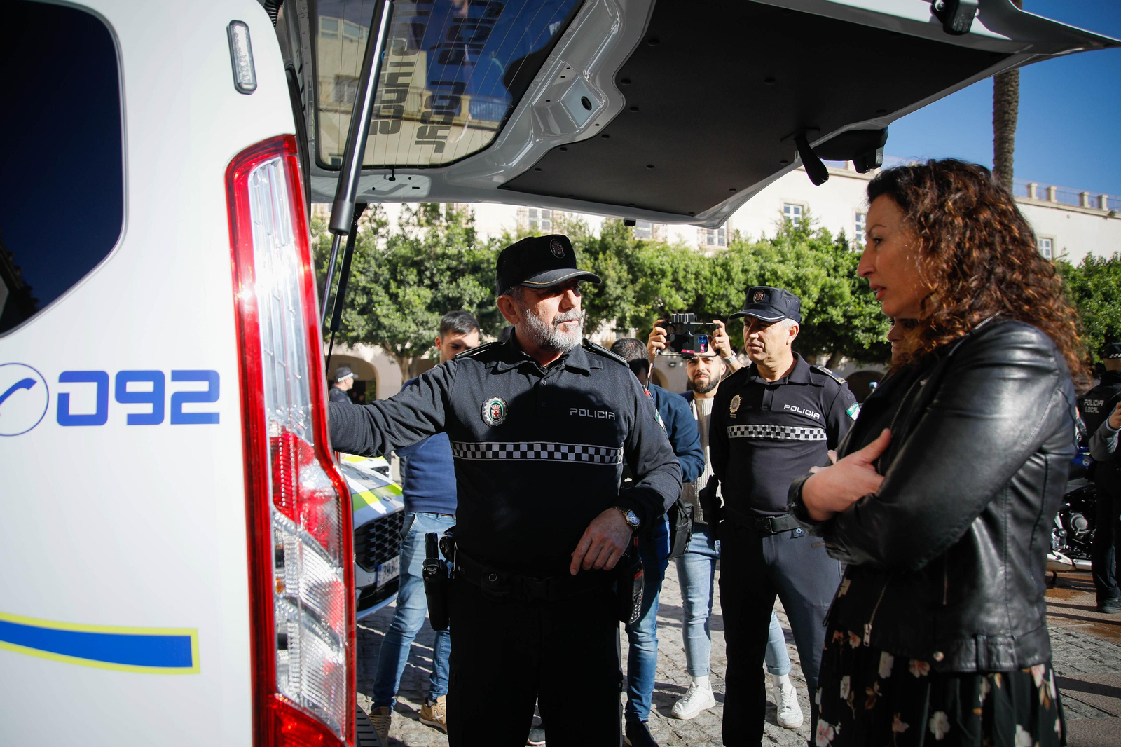 Presentación vehículos y motos policía local en imágenes