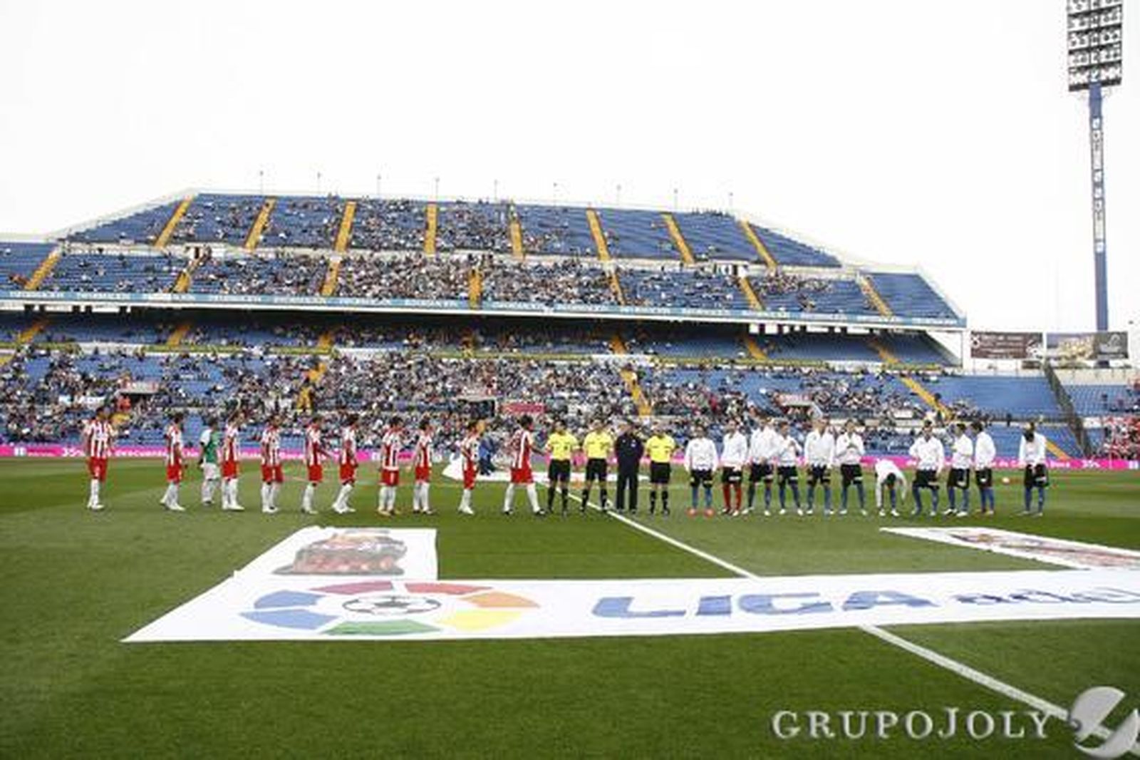 El Almería se lleva un punto del Rico Pérez y se mantiene en la pelea por las plazas de promoción. 

Foto: Rafael Gonzalez