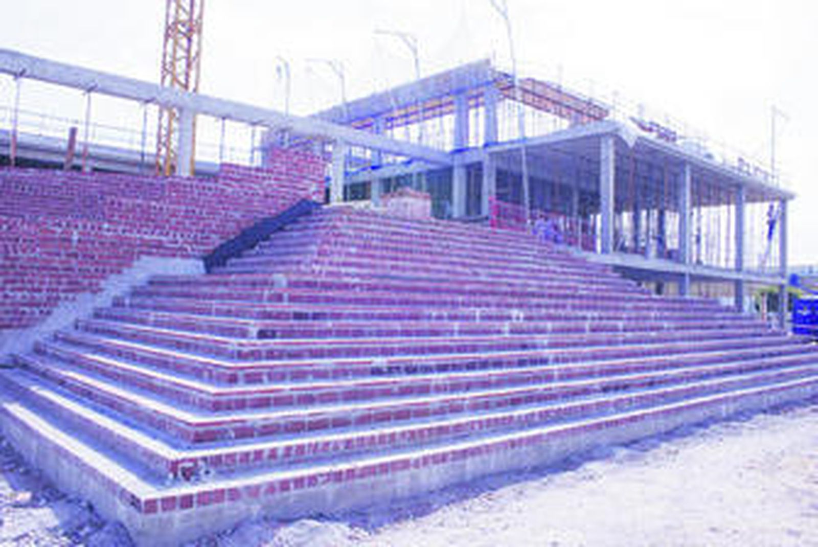 Aspecto de las obras del tanatorio que se construye en el polígono industrial Las Salinas, que estarán terminadas para febrero.