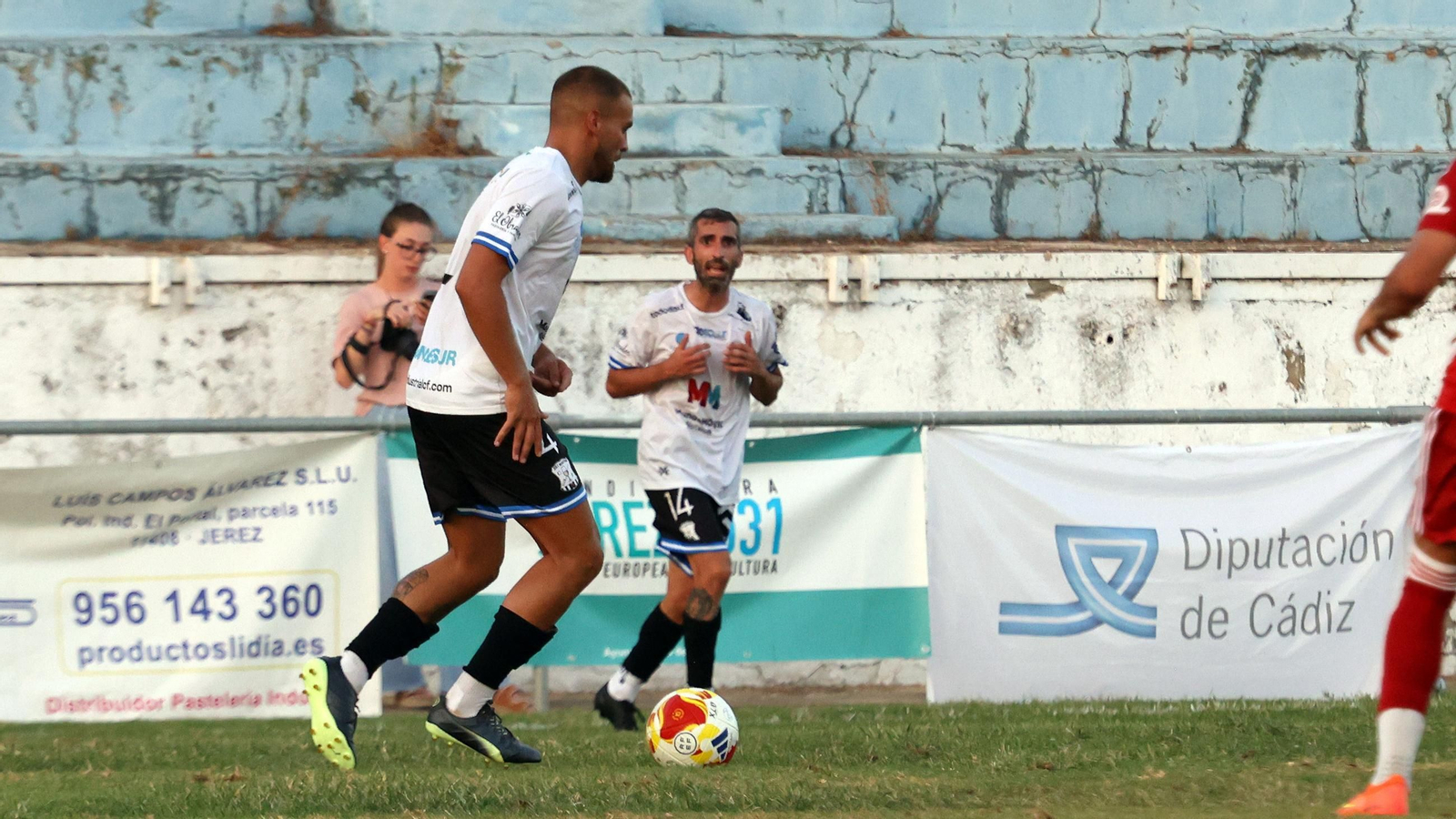 Imágenes del Trofeo Pedro Garrido entre el Jerez Industrial y el Xerez CD