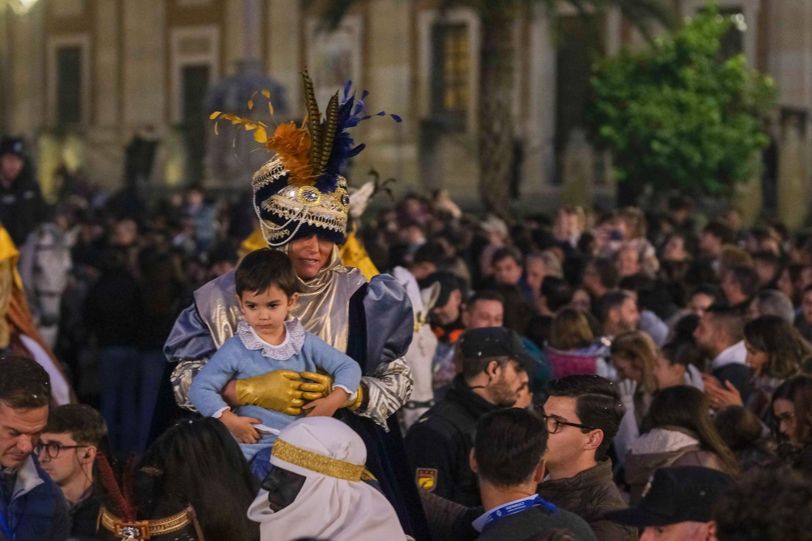 Fotos del Heraldo de los Reyes Magos en la recogida de llaves de la ciudad