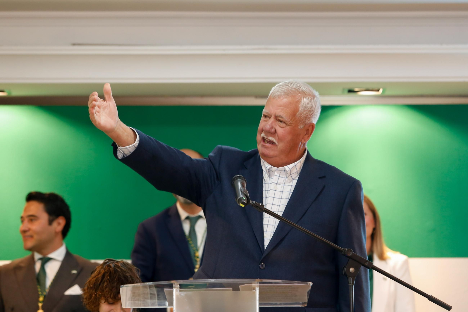 Fotos de la entrega de los reconocimientos por el Día de Andalucía en Los Barrios