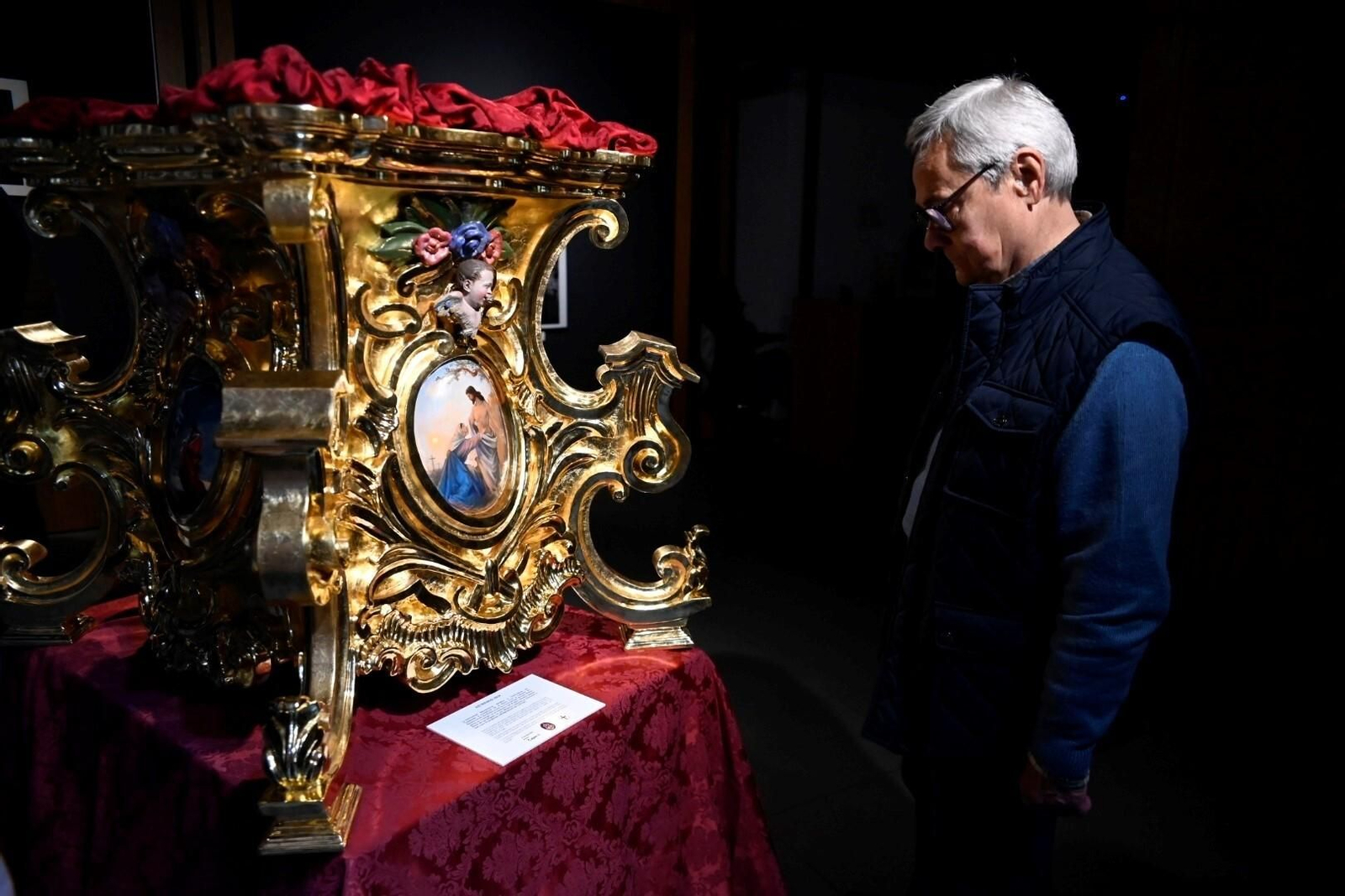 La exposición de las cofradías de Córdoba en la Fundación Cajasol, en imágenes