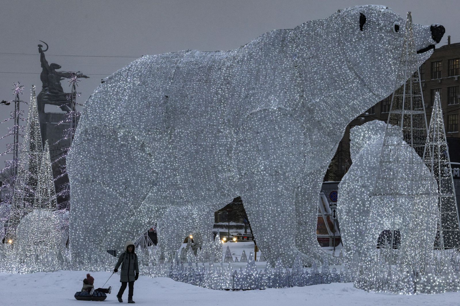 Nieve, Navidad, decoración, hielo y frío en Moscú
