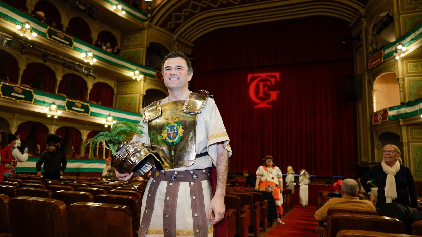 Búscate entre las mejores imágenes de la final del COAC 2025 del Carnaval de Cádiz