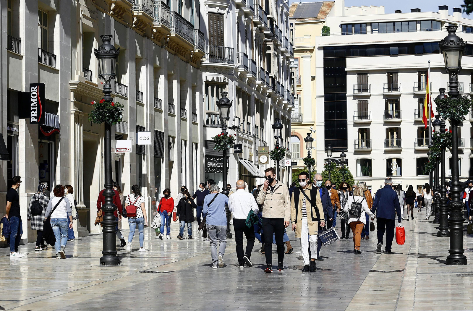 Las fotos de Málaga capital en la reapertura de bares y comercio no esencial