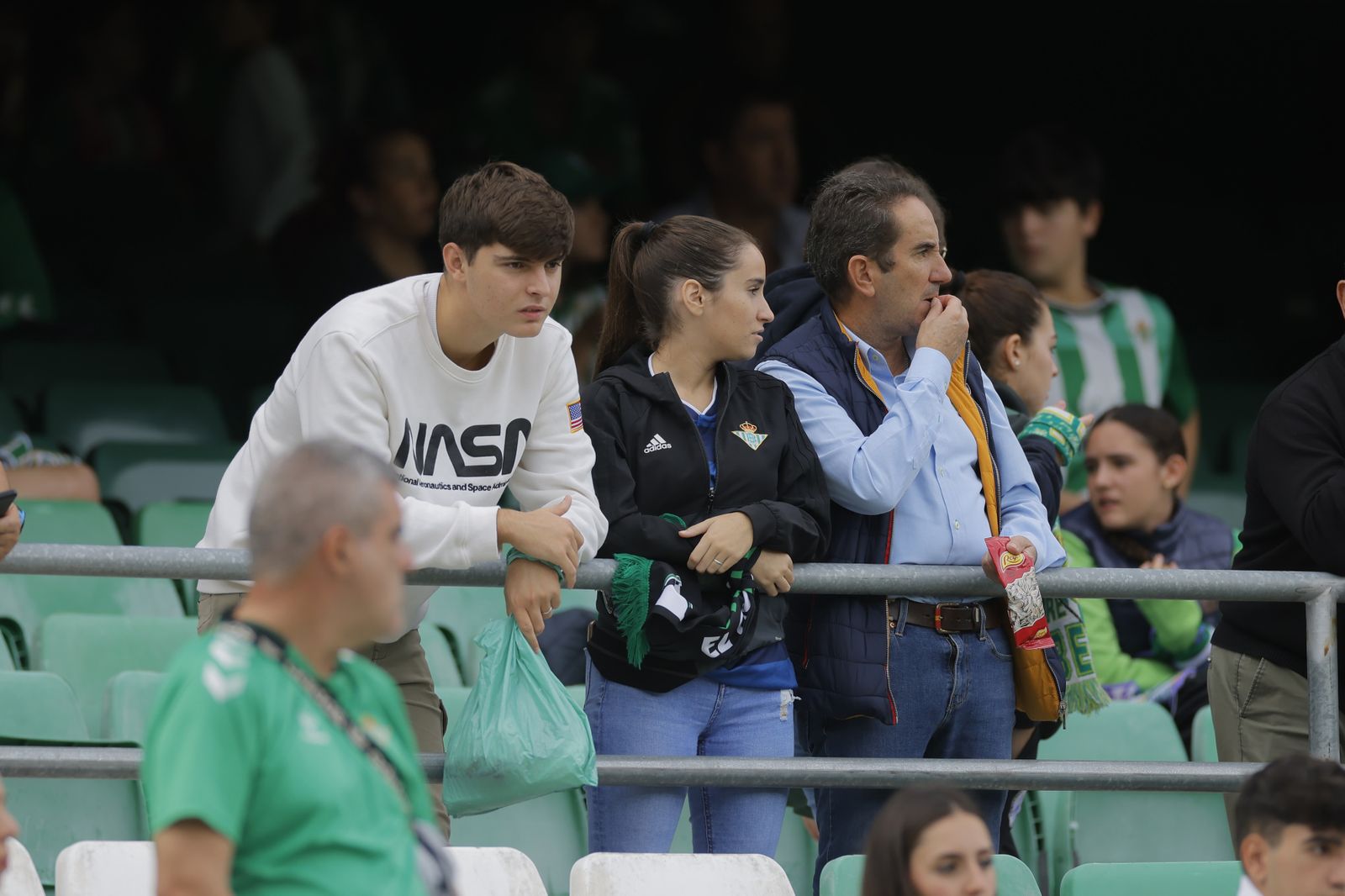 Búscate en las fotos del Betis-Osasuna