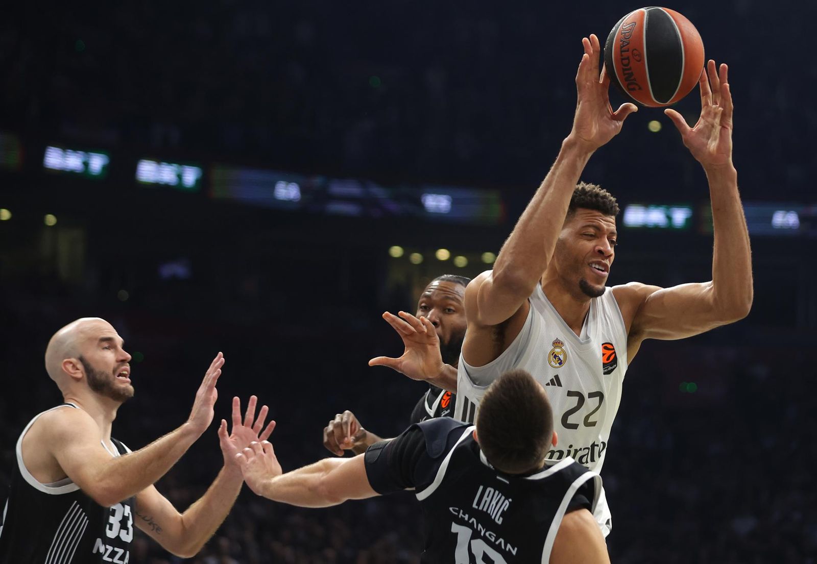 El Madrid gana con sufrimiento en Belgrado antes de ir a Málaga