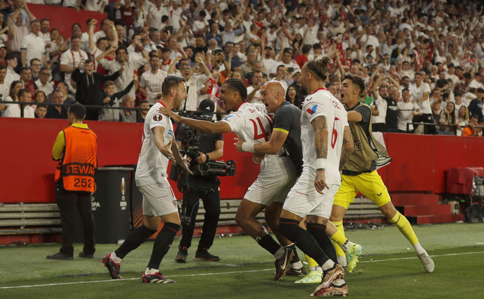 Las fotos del Sevilla-Manchester