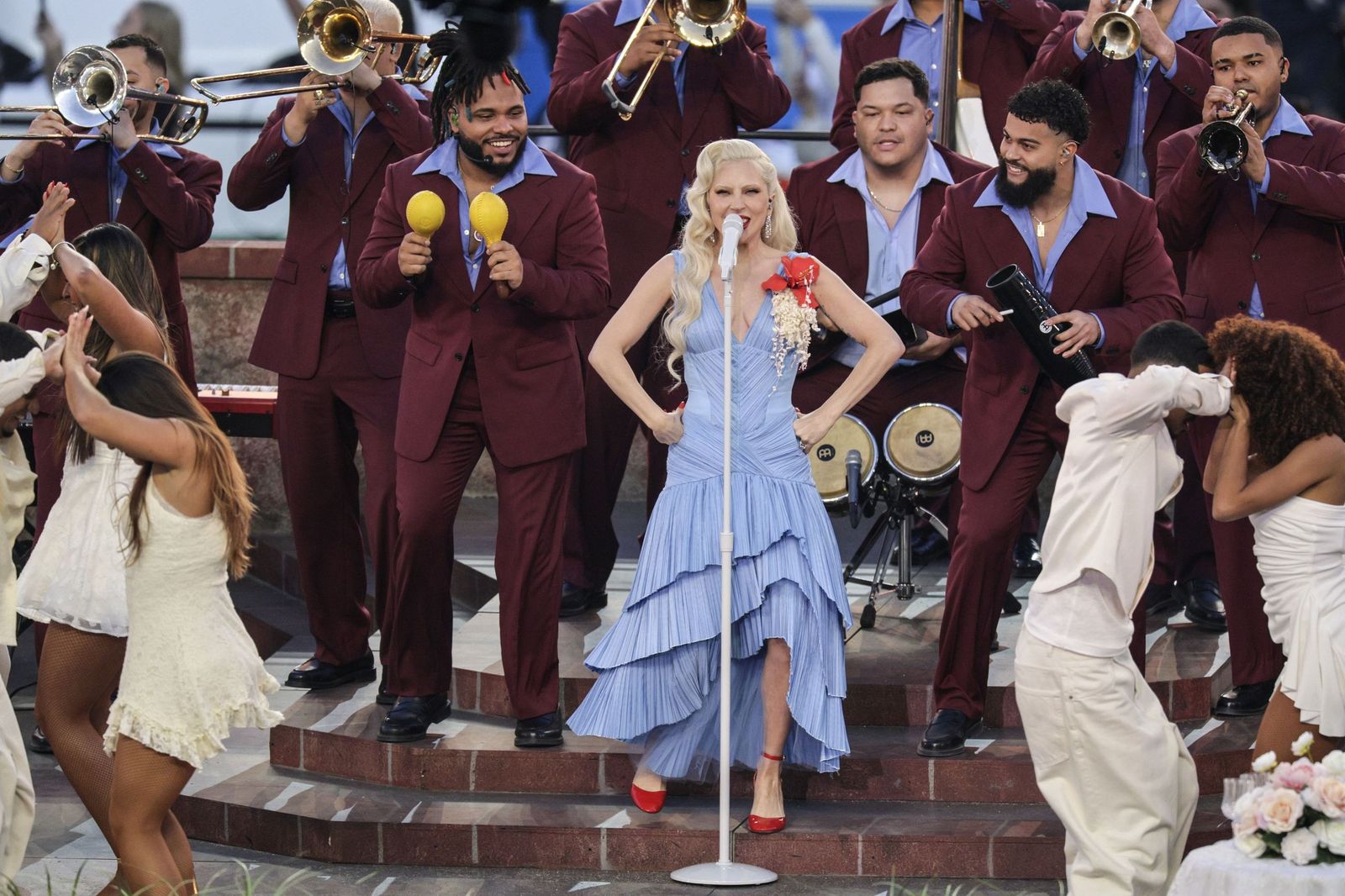 Las mejores fotos de la Super Bowl con la actuación de Bad Bunny