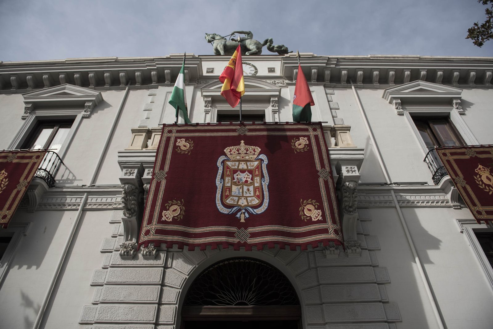 La ciudad presenta un remanente negativo de tesorería de 60 millones, que se incrementará en 30 millones más a finales de año.