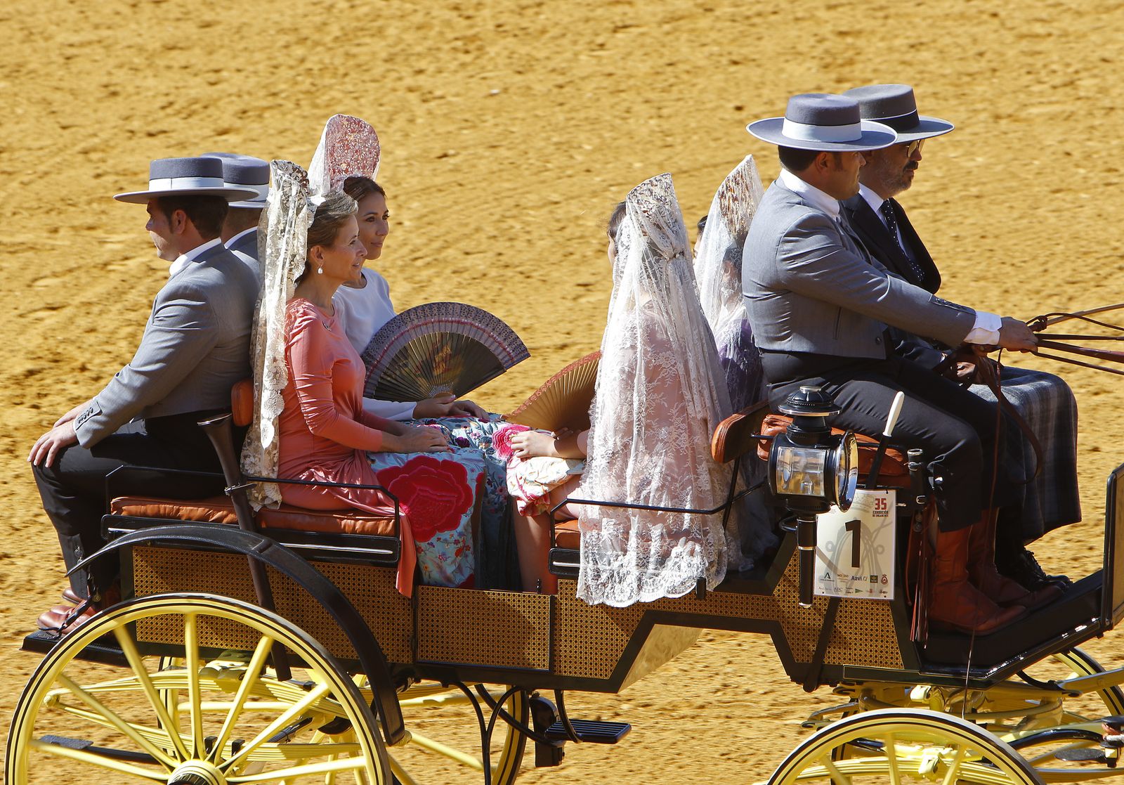 Exhibición de Enganches
