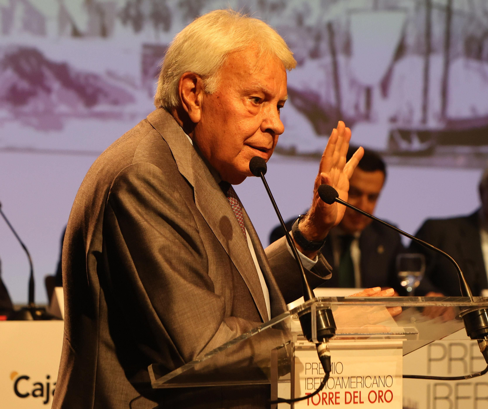 PREMIO IBEROAMERICANO TORRE DEL ORO A FELIPE GONZALEZ