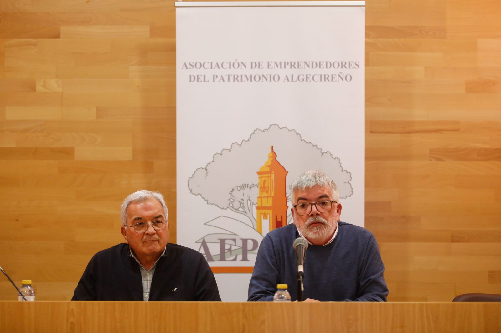 Conferencia del padre Pedro Gómez sobre Jesús de Nazaret, en imágenes