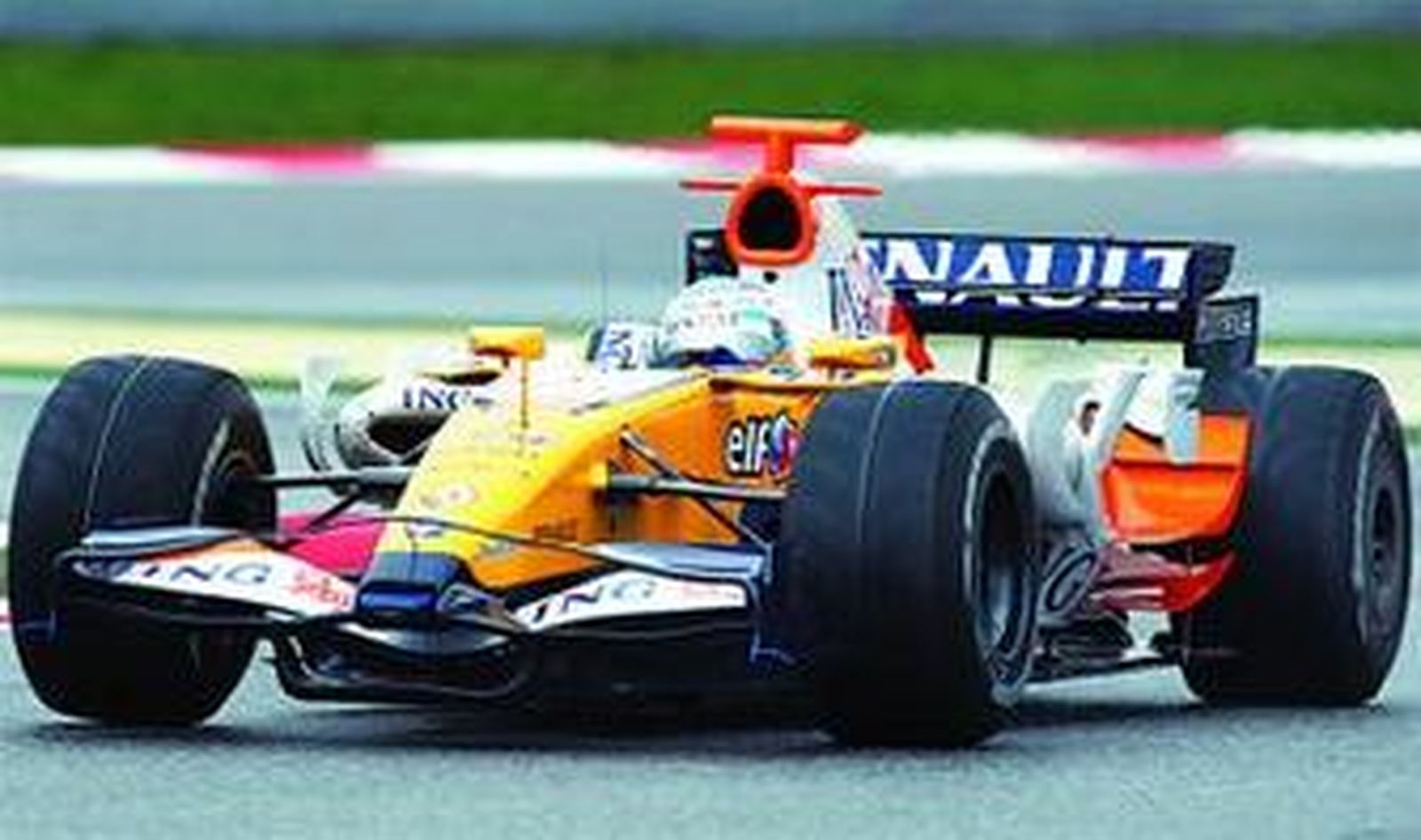 El nuevo monoplaza de Renault que pilota Fernando Alonso.