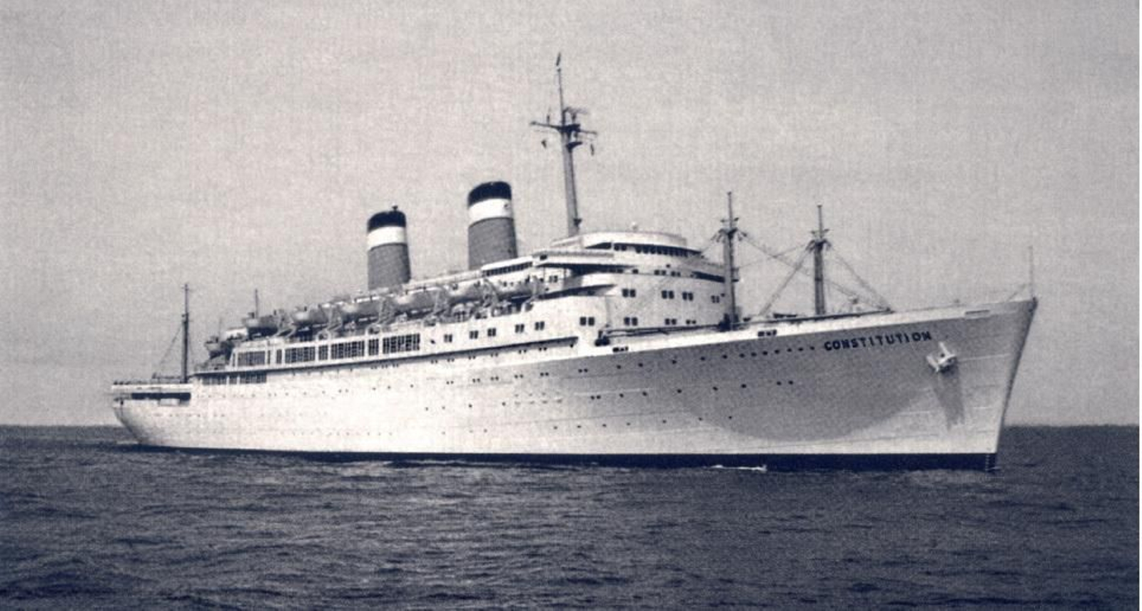 El trasatlántico 'Constitution' de la American Export Lines navegando en torno al año 1957.
