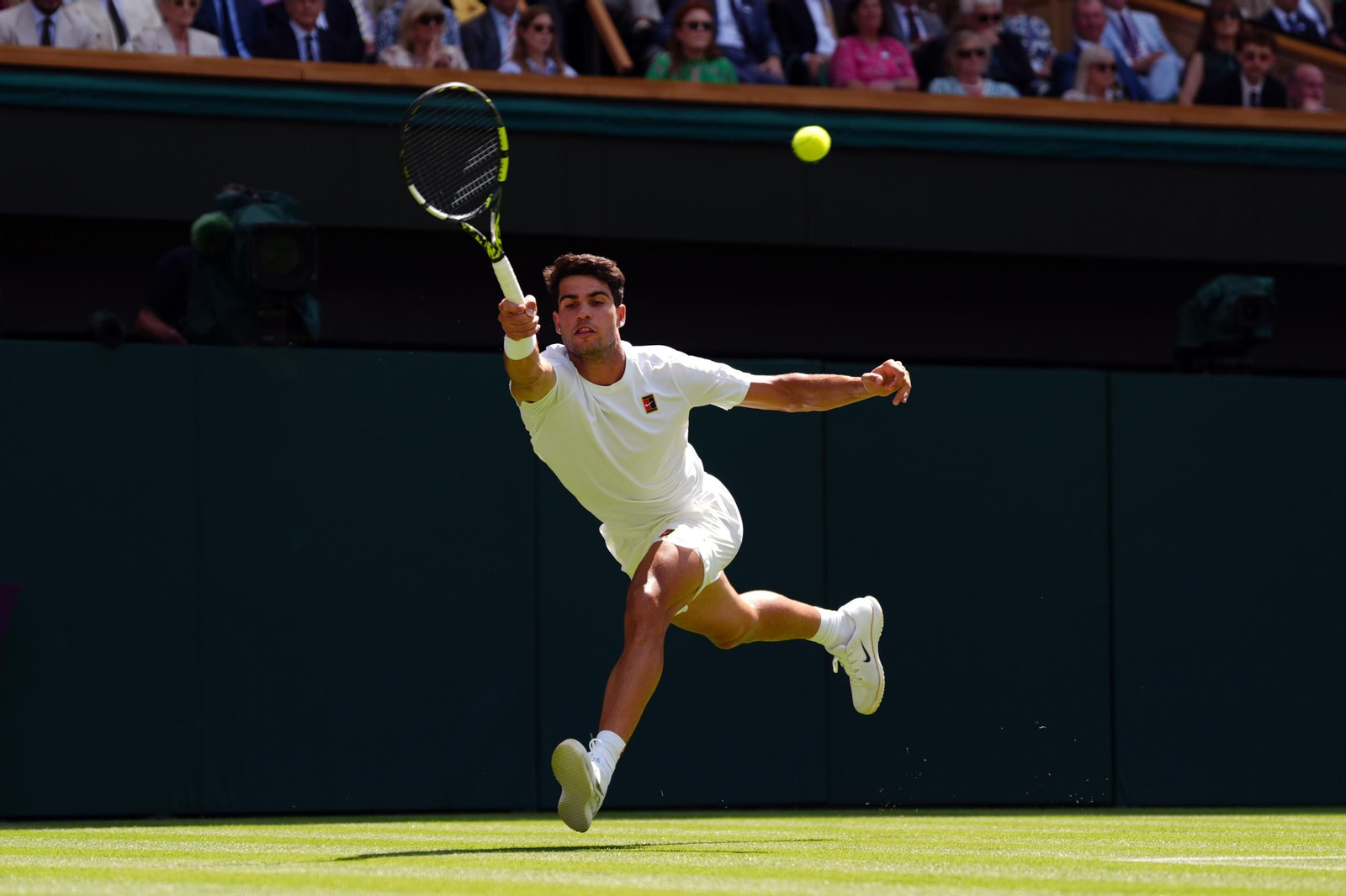 Las imágenes del debut de Alcaraz en Wimbledon y del resto de la jornada