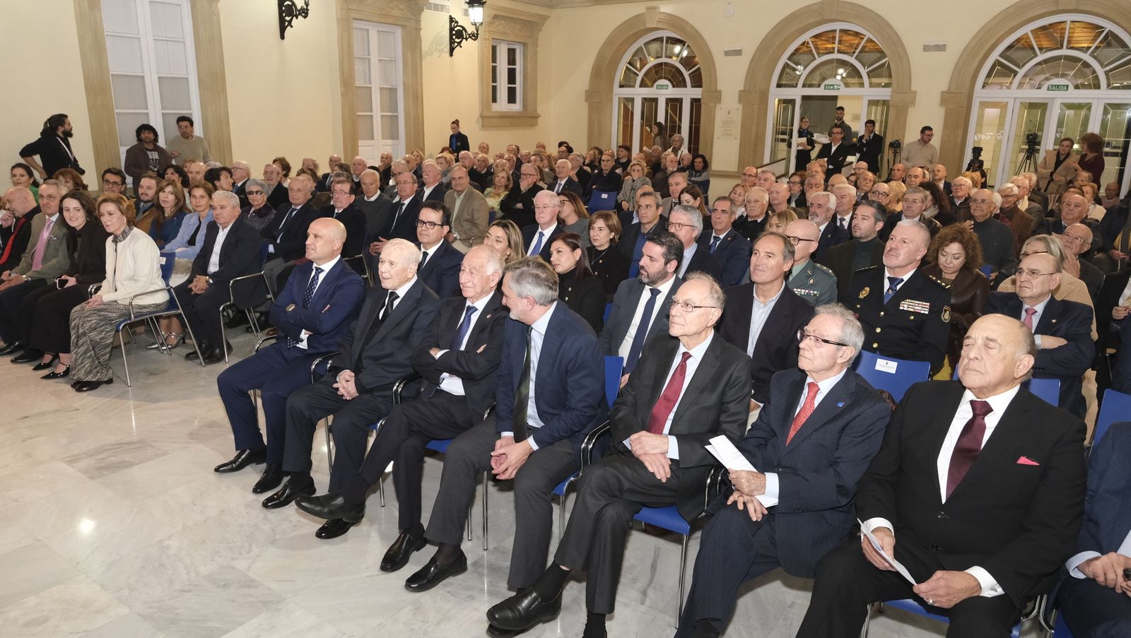 Las fotografías de la entrega del Escudo de Oro de la Provincia al Doctor Francisco Ortega Viñolo