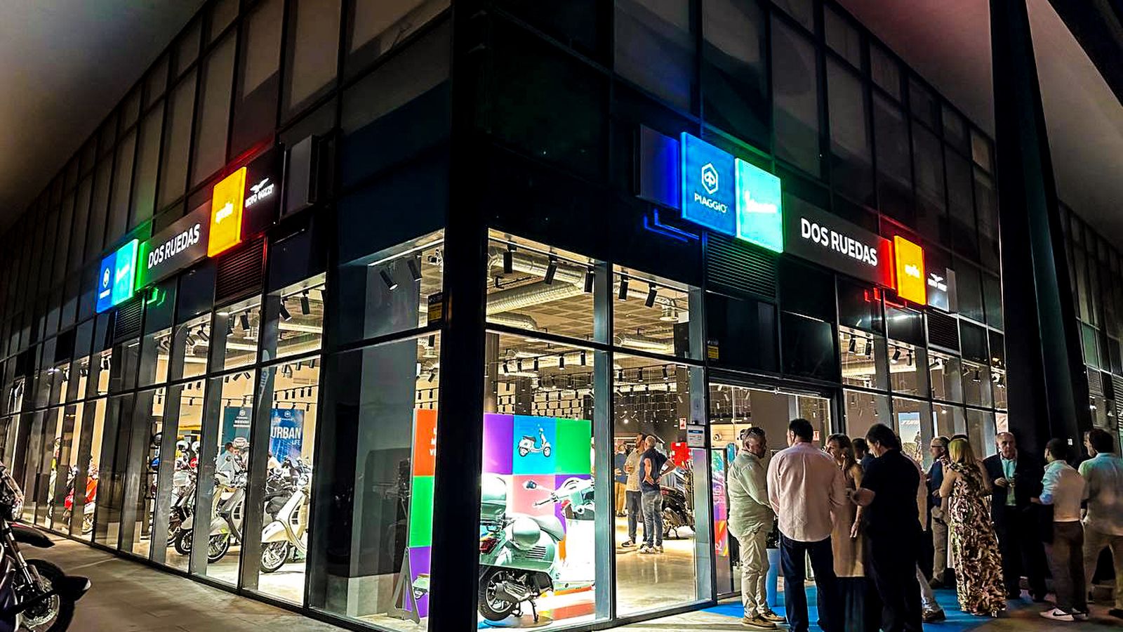 Exterior del concesionario.