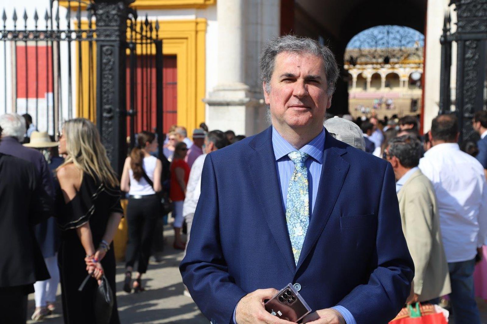 Las imágenes de los famosos y las autoridades en la corrida del sábado de Feria