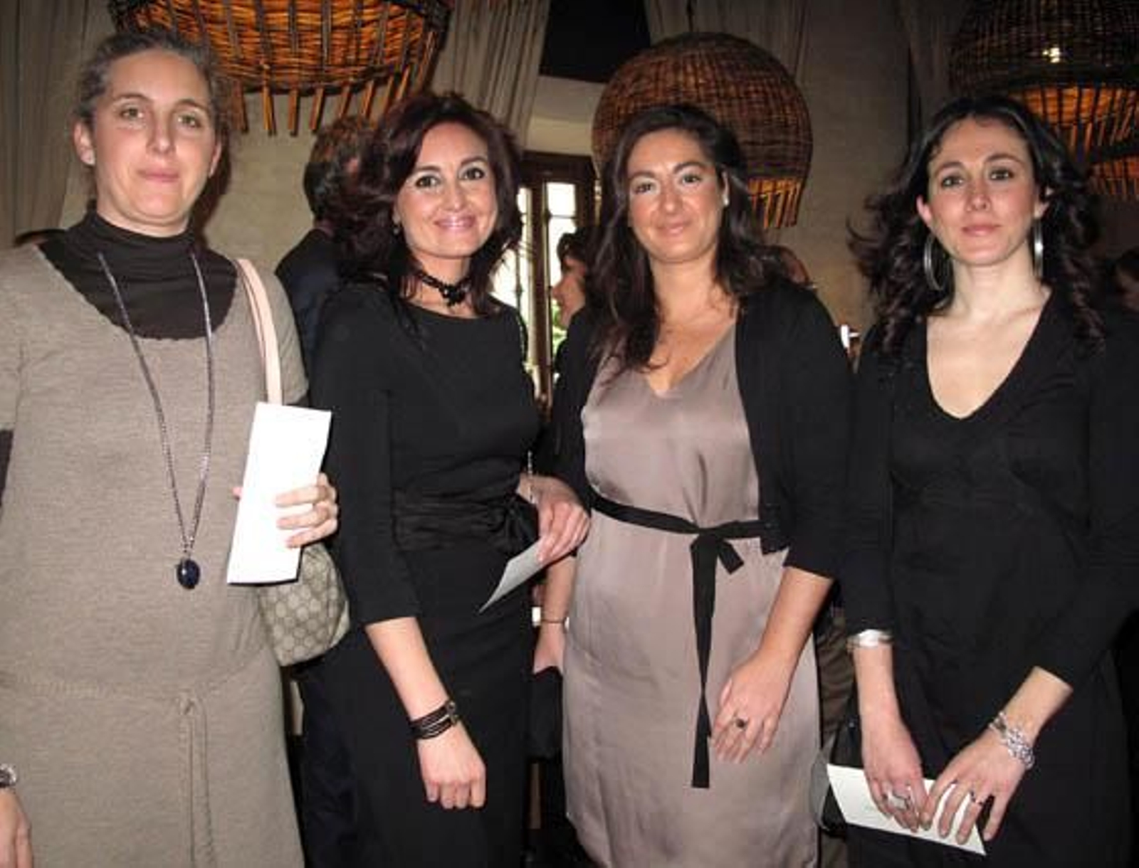 María Huete (Escuela de Hostelería de Sevilla), con Inmaculada Bernal, Leticia García y María Méndez, de EME Catedral Hotel.

Foto: Victoria Ramírez