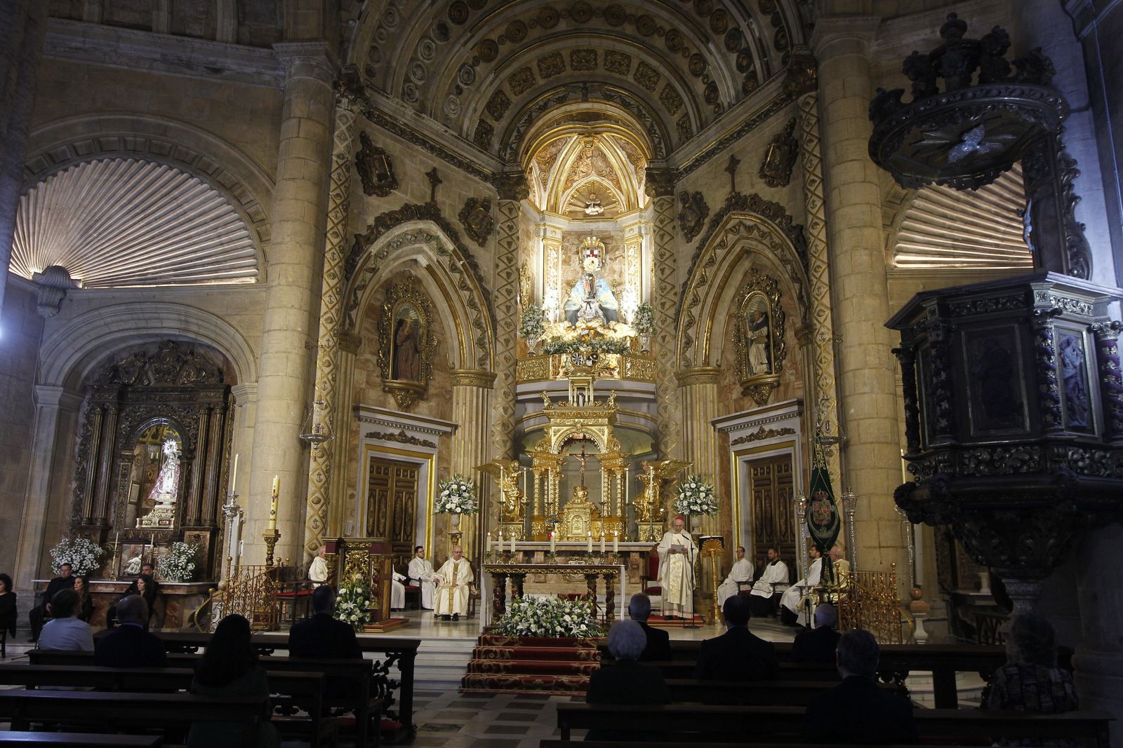Fotogalería misa V Centenario Hermandad Virgen del Mar. Almería