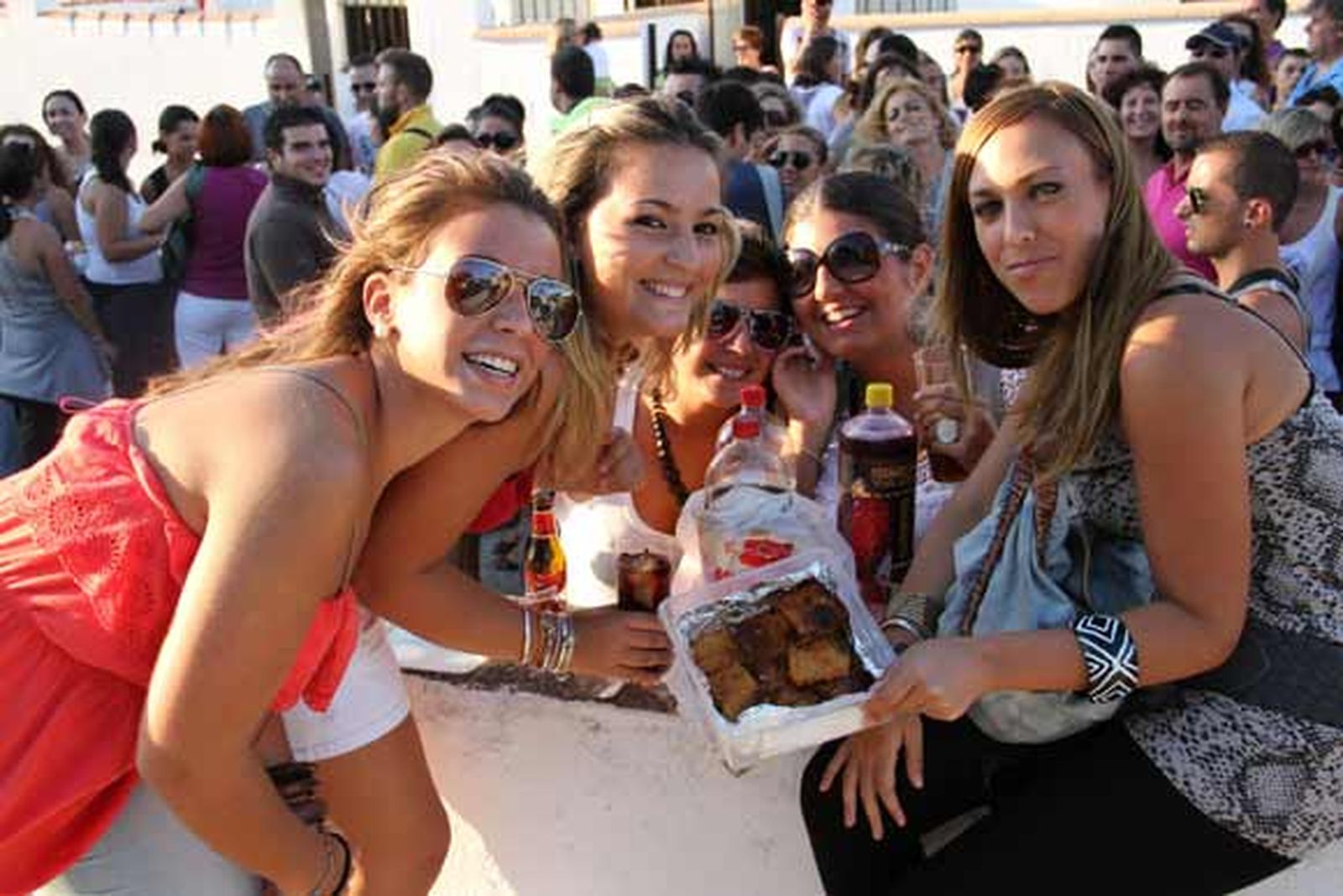 Alejandro Sanz comparte con los artistas Manuel Carrasco, David DeMaría y Junior "la noche más hermosa de la historia" en su pueblo de adopción

Foto: Jose Braza