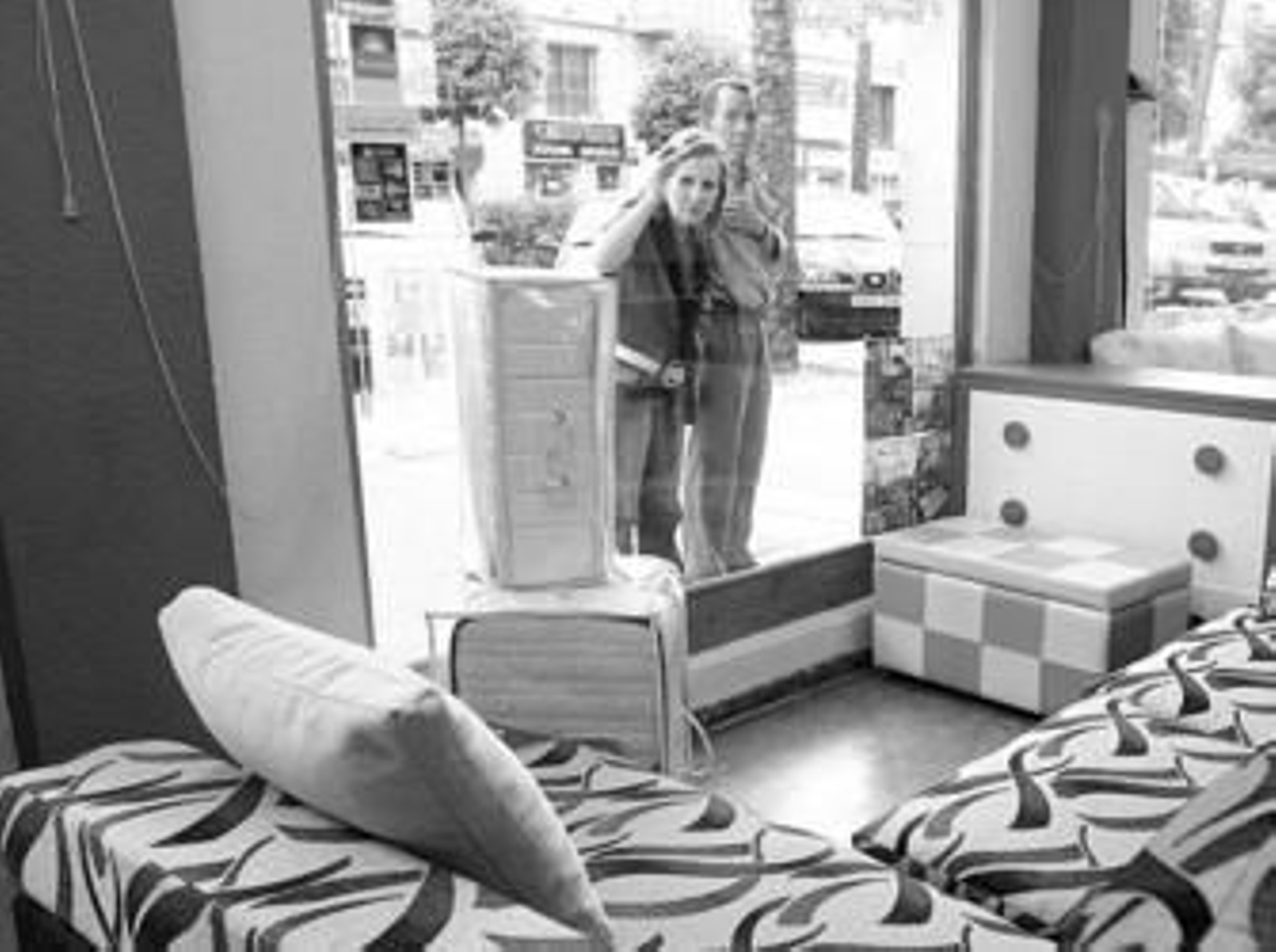 Los onubenses antes de comprar se lo piensan dos veces y provocan que los establecimientos estén prácticamente vacíos.