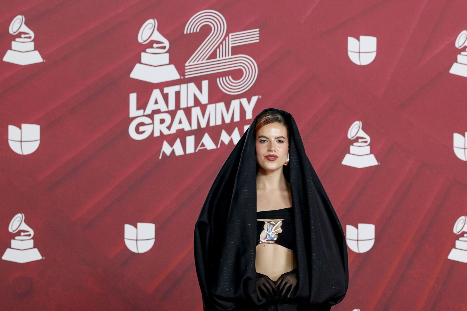Todos los famosos, tendencias y curiosidades en la alfombra roja de la 25 edición de los Grammy Latinos