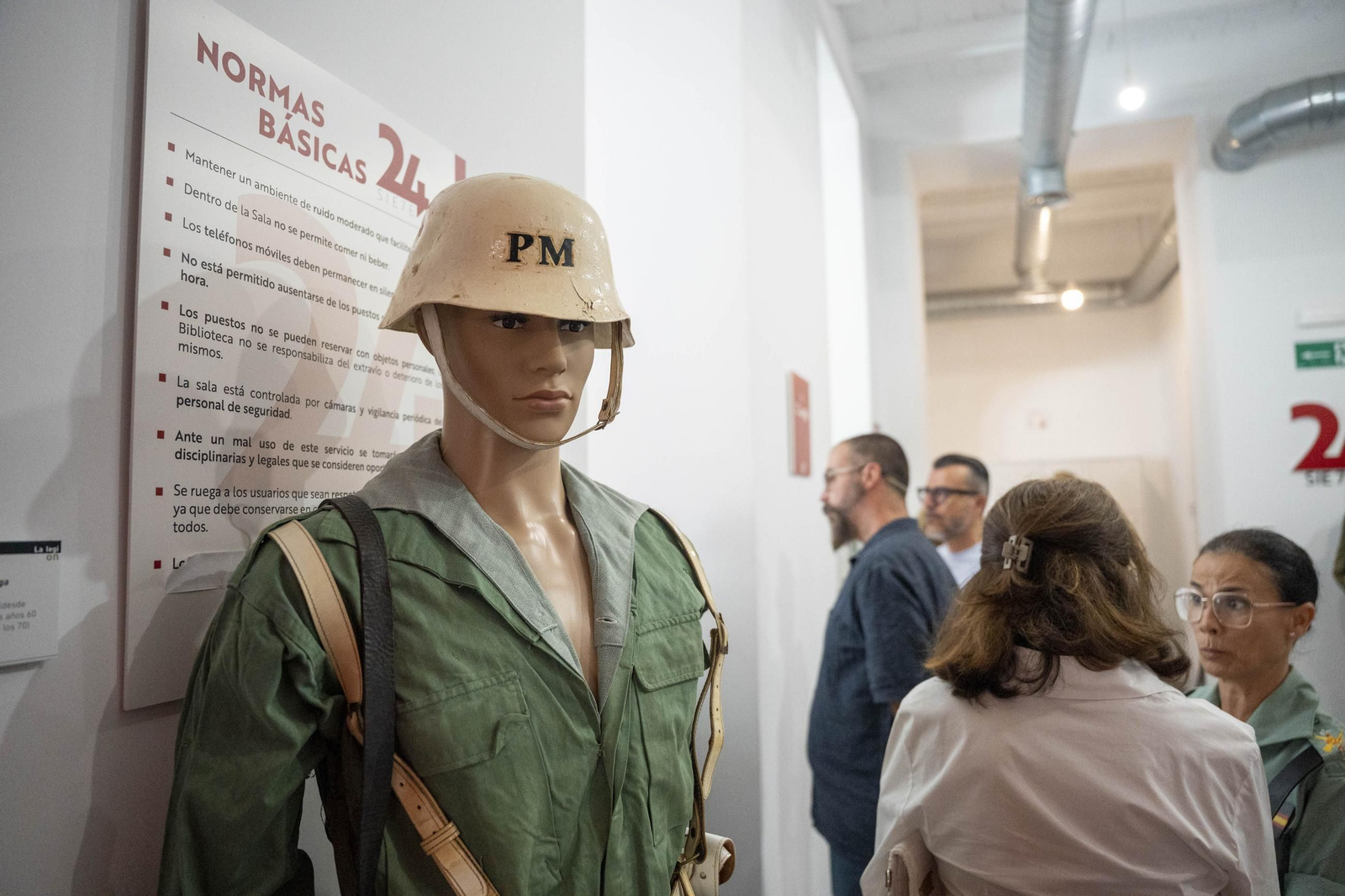 Exposición en Almería 'La Legión a través de sus uniformes'
