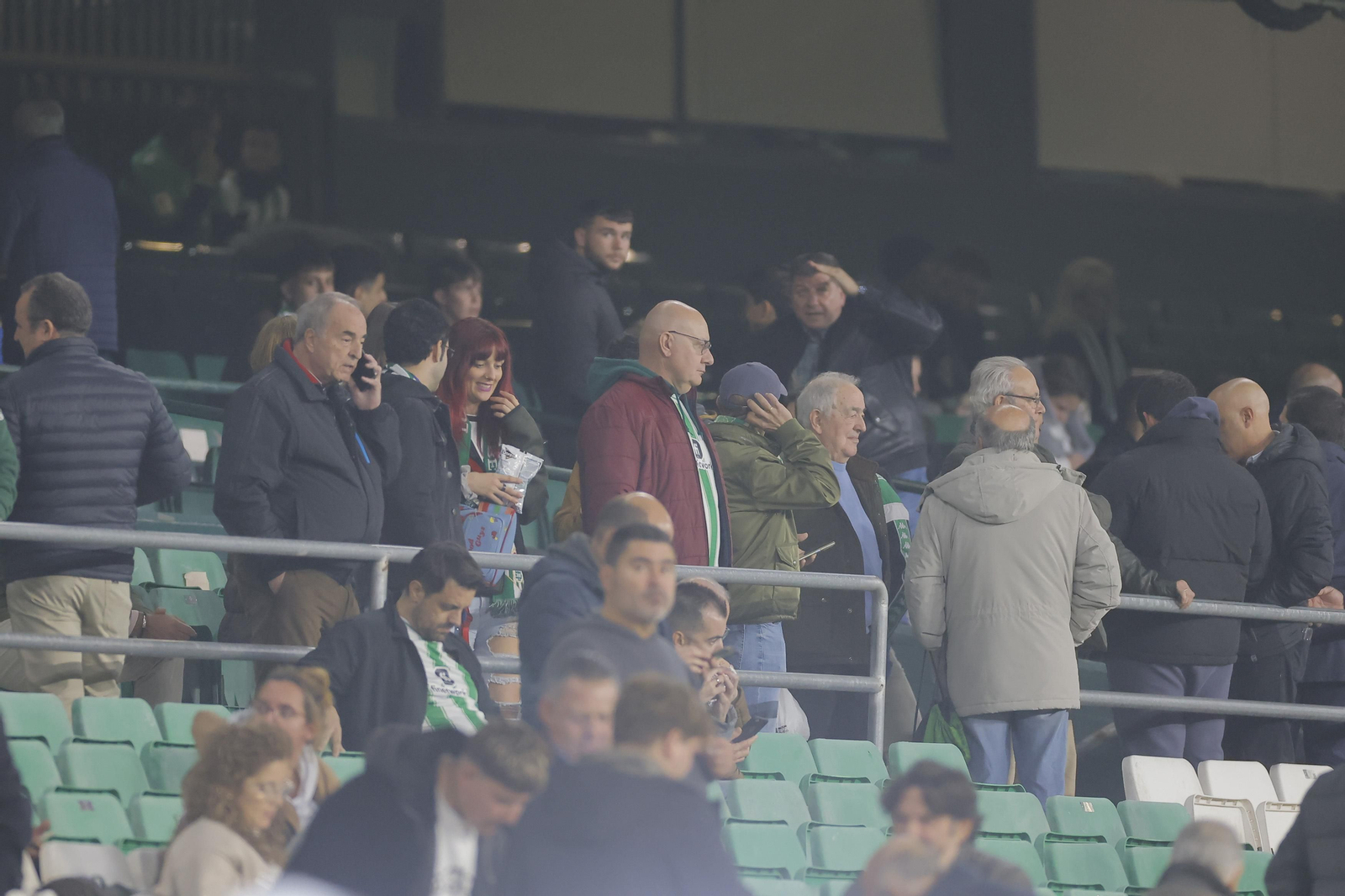 Búscate en las fotos del Betis-Las Palmas