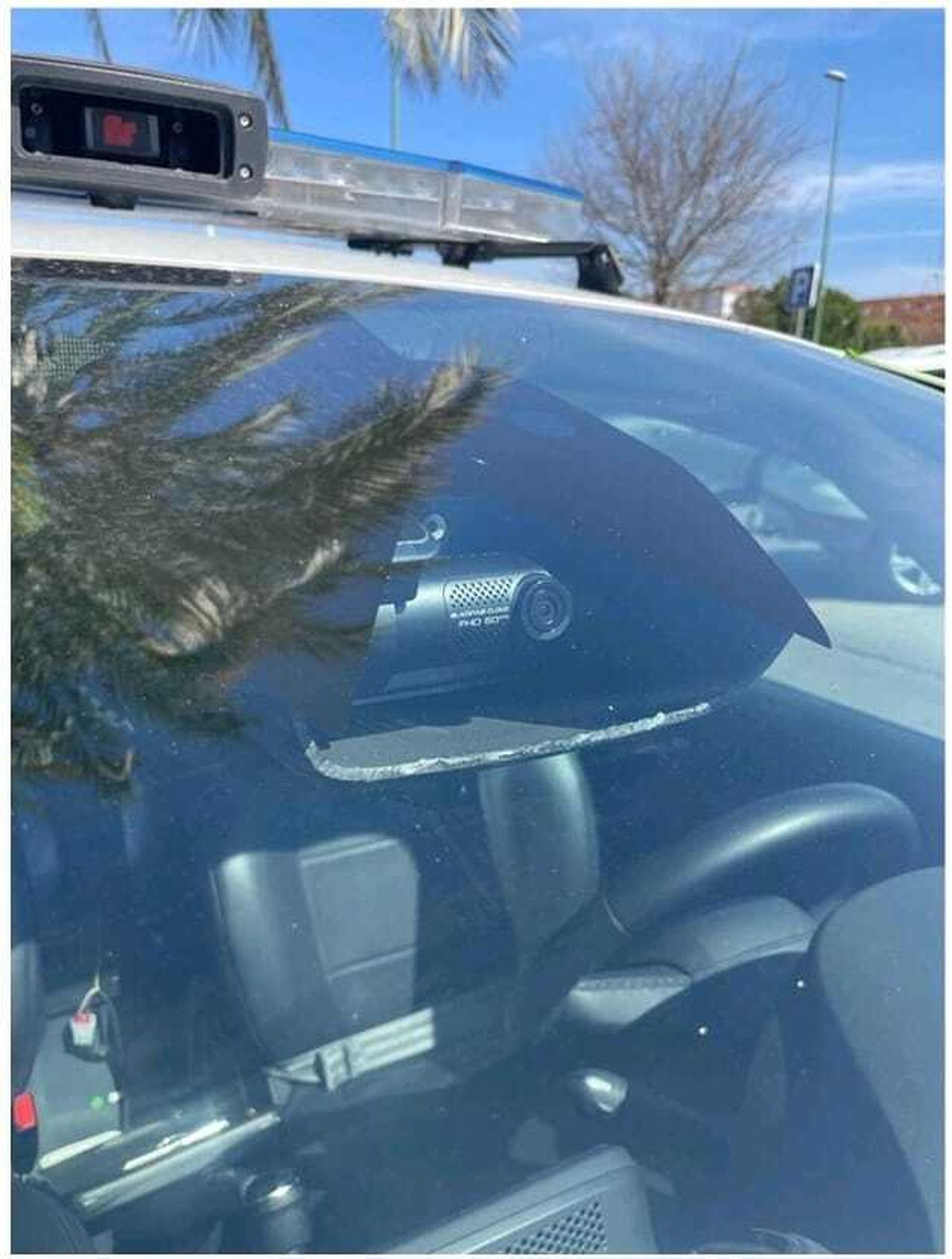 Una de las cámaras instaladas en los patrulleros.