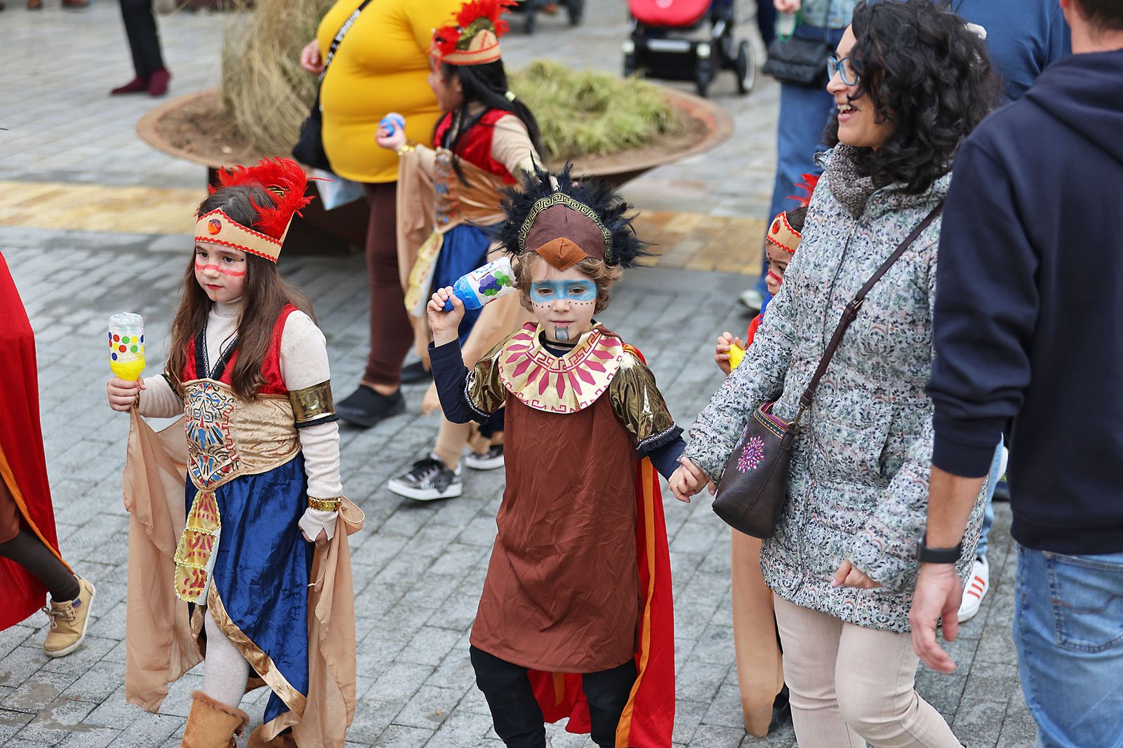 Imágenes del desfile “Un paseo por la historia”  de los niños del colegio Funcadia de Huelva