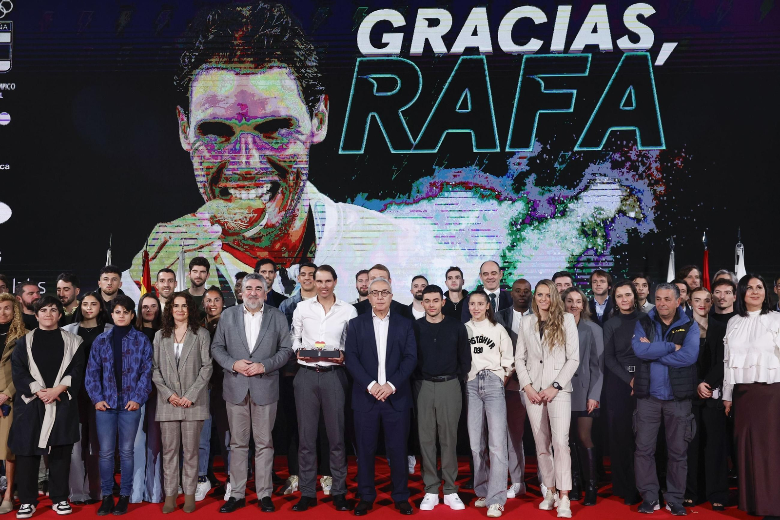 Marcus Cooper, David Cal, la exjudoca Isabel Fernández, la taekwodita Adriana Cerezo, la exjugadora de waterpolo Jennifer Paareja y el escalador Alberto Ginés, presentes en el acto homenaje a Rafa Nadal.