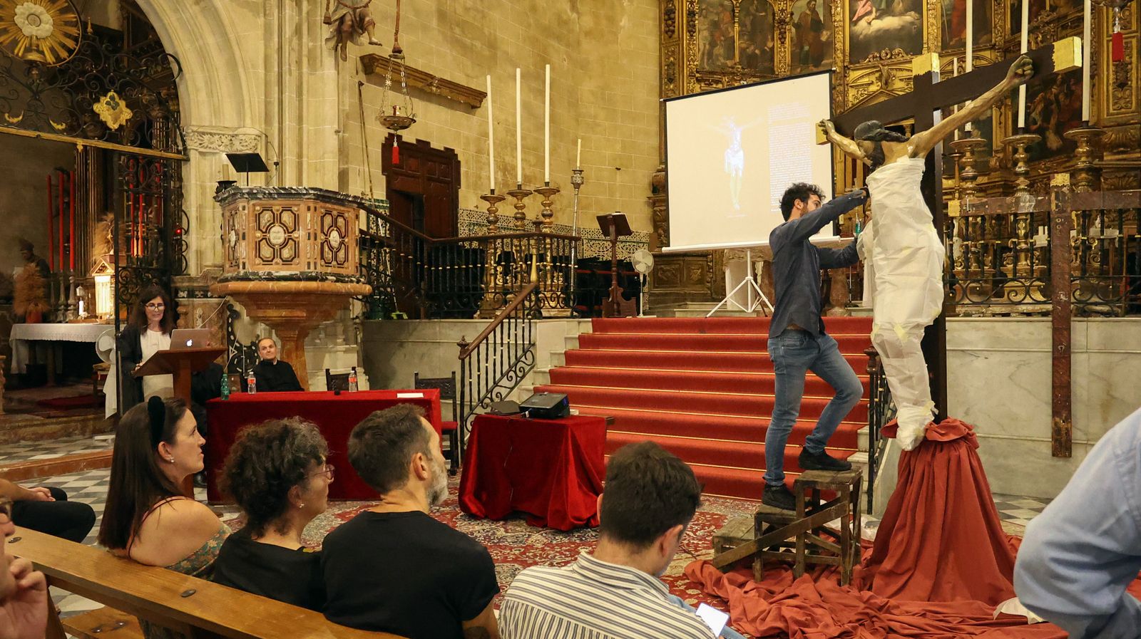 El Cristo de la Viga de San Marcos ya está restaurado