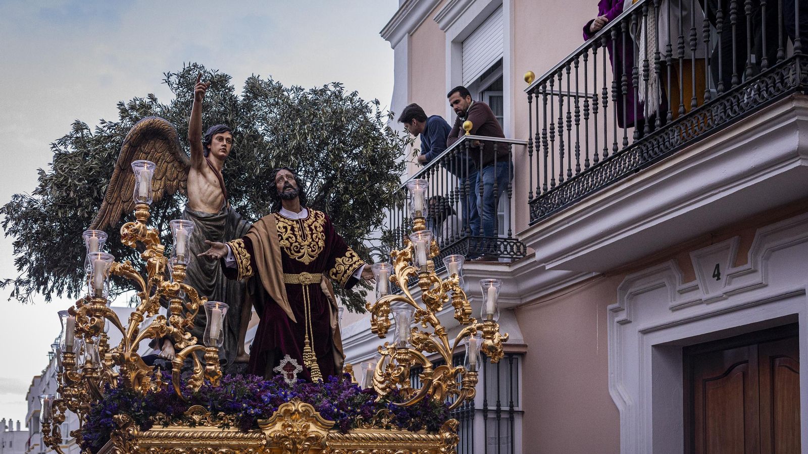En imágenes, El Huerto de San Fernando fue la única hermandad del Martes Santo