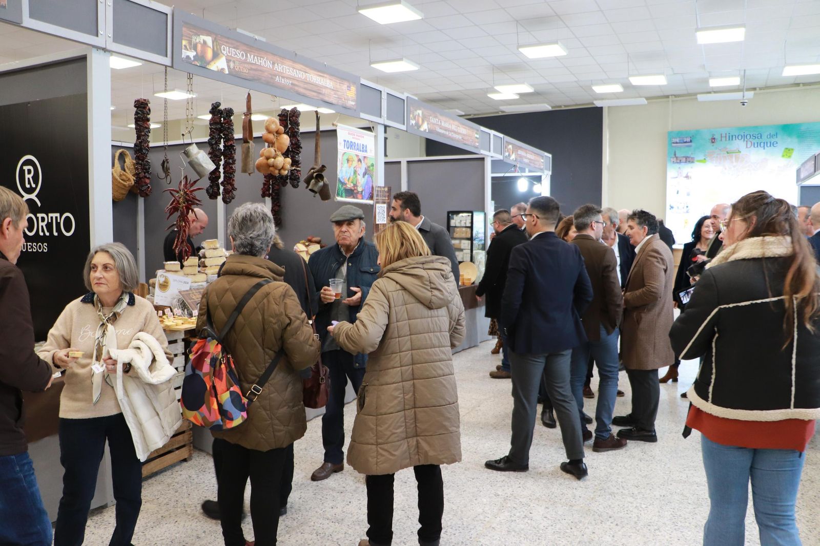 La primera jornada de la Feria del Queso de Los Pedroches, en imágenes
