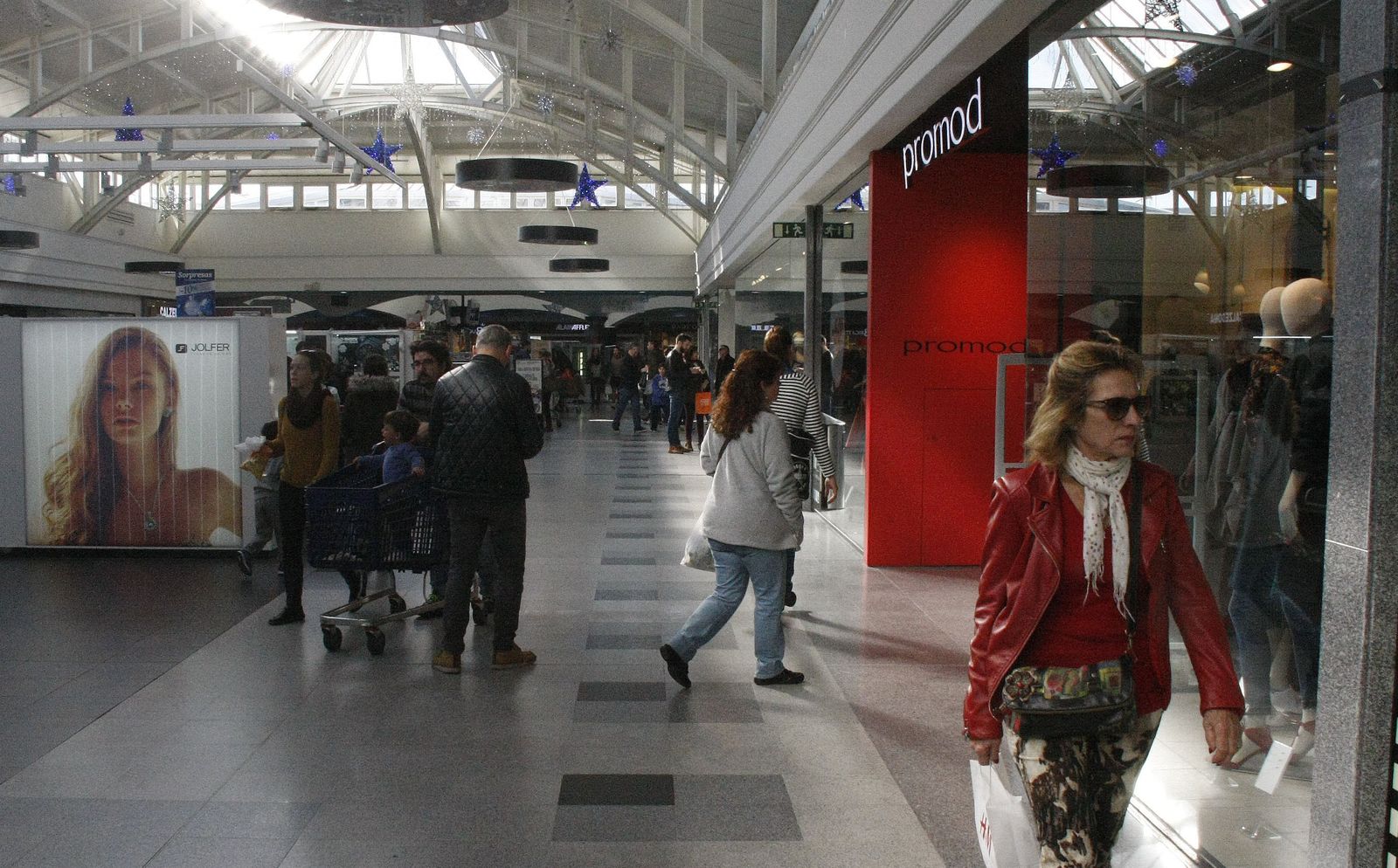 El Paseo (en una imagen retrospectiva) ya está inmerso en la campaña de Navidad.