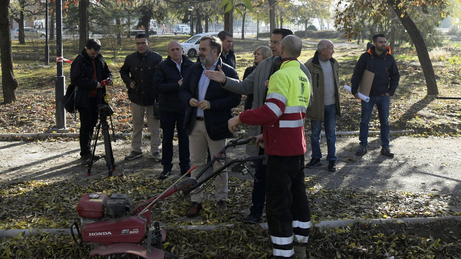 El alcalde y el concejal de Mantenimiento han visitado el espacio.