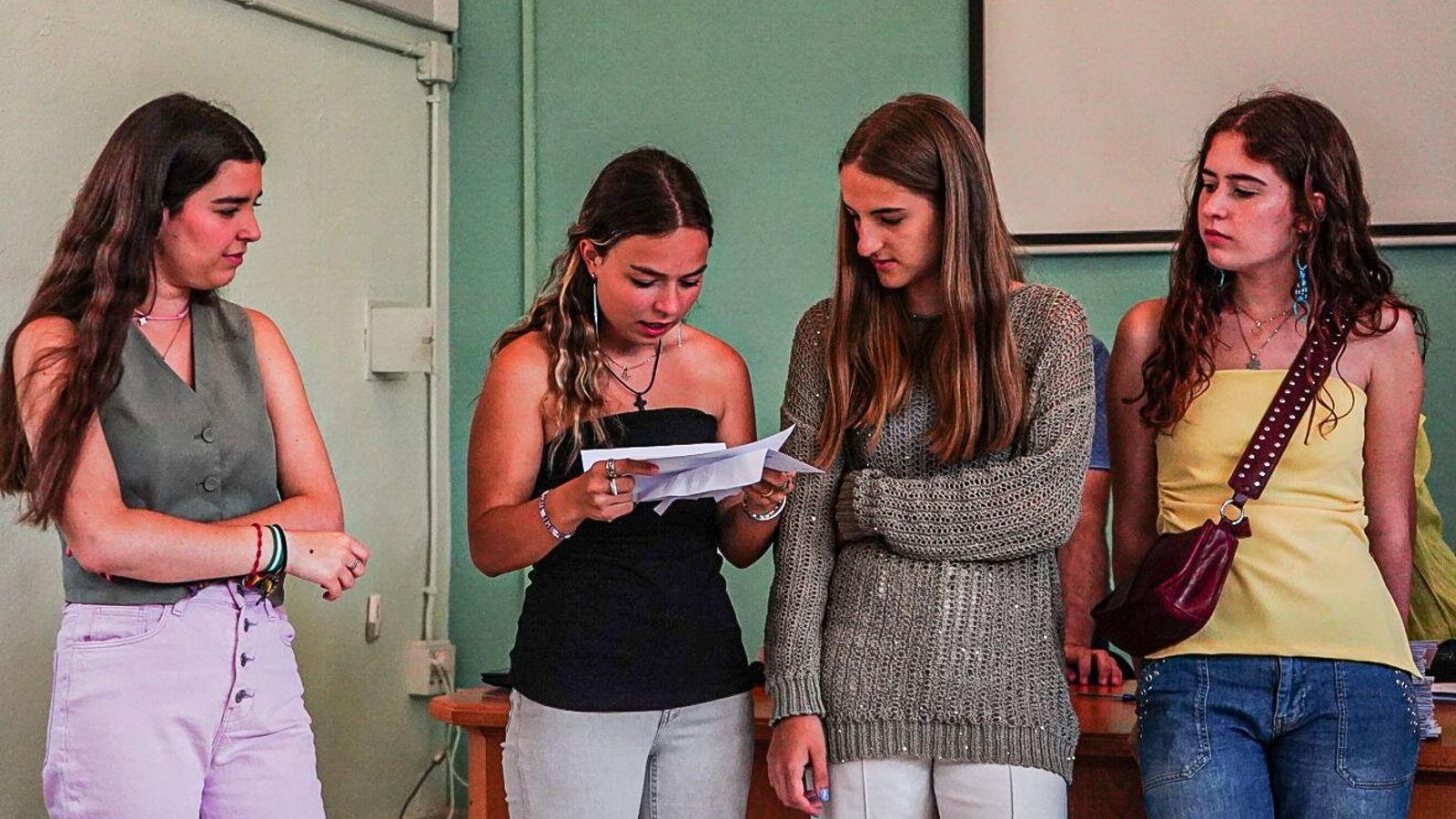 Lectura de los sobres.