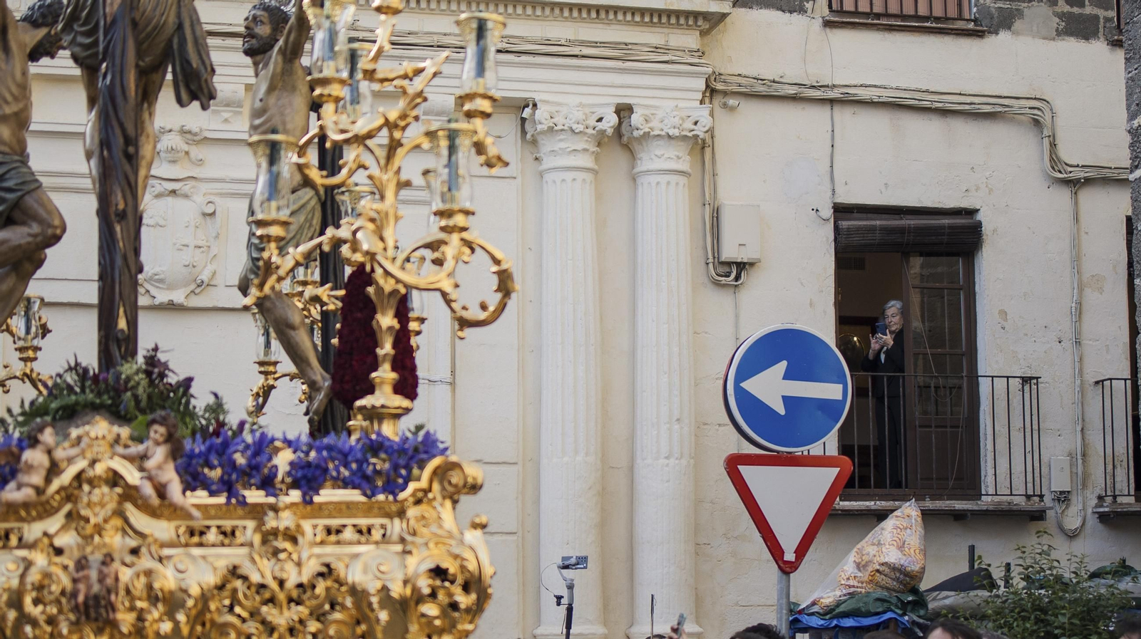 Imágenes de la Hermandad de La Vera-Cruz en el Jueves Santo de Jerez 2025