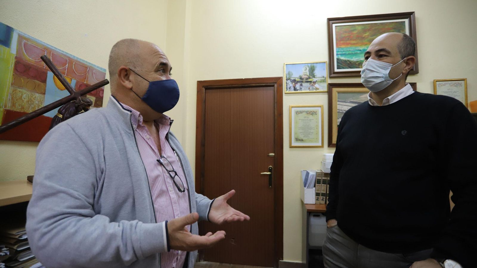 El exalumno  Domingo Martín y el exdirector Francisco Mora.