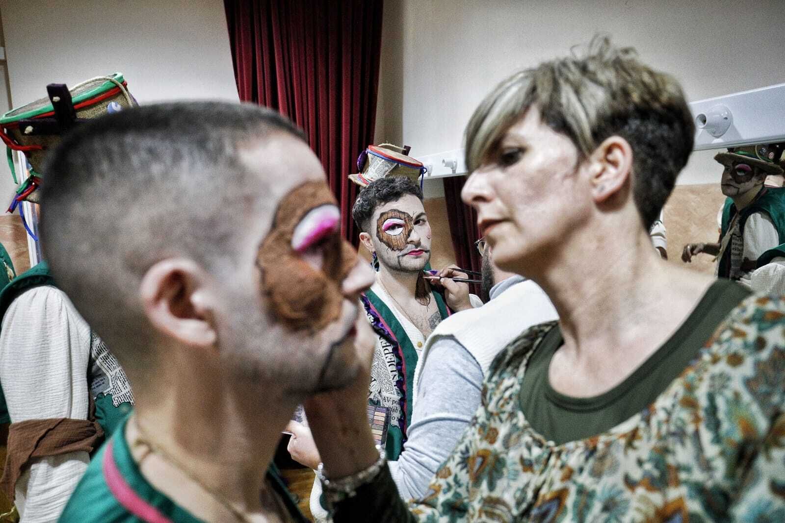 Comparsa 'Los manipulaos'